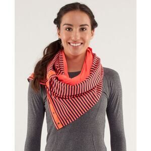 Lululemon Vinyasa Scarf Classic Stripe Light Flare Inkwell Rulu OS W9596S Wrap